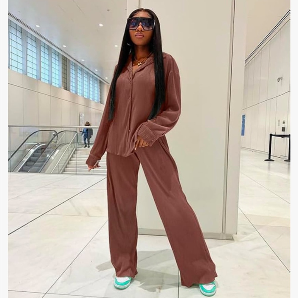 Brown, flowy, Two piece matching set. Size small.